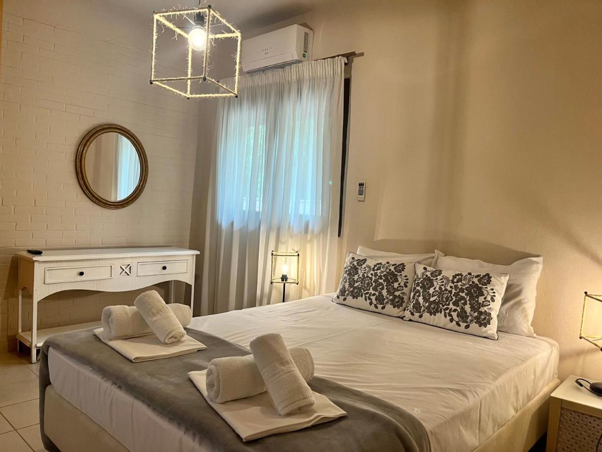 The Beach House - Apartments & Studios (Adults Only) Afytos Bagian luar foto