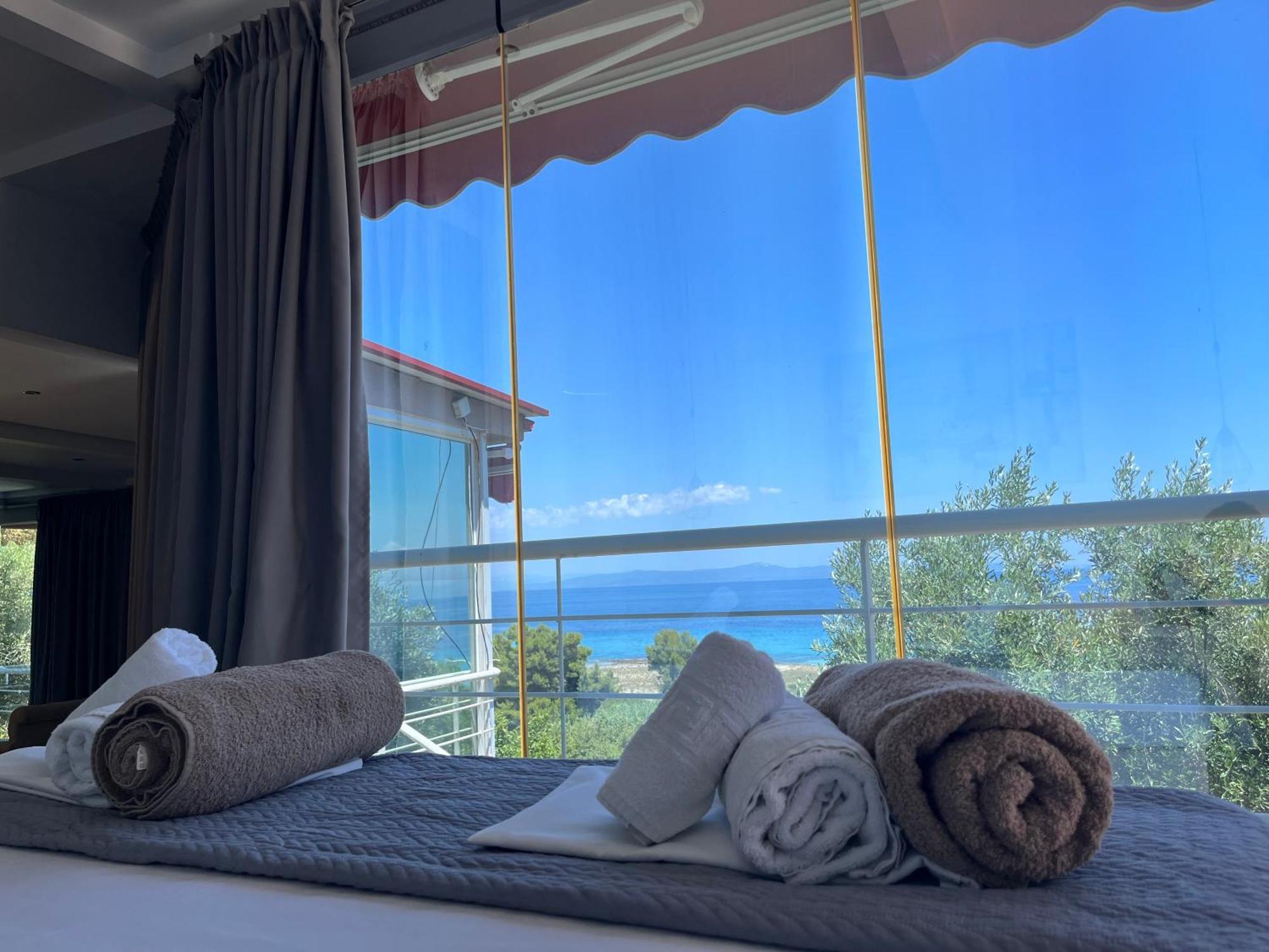The Beach House - Apartments & Studios (Adults Only) Afytos Bagian luar foto