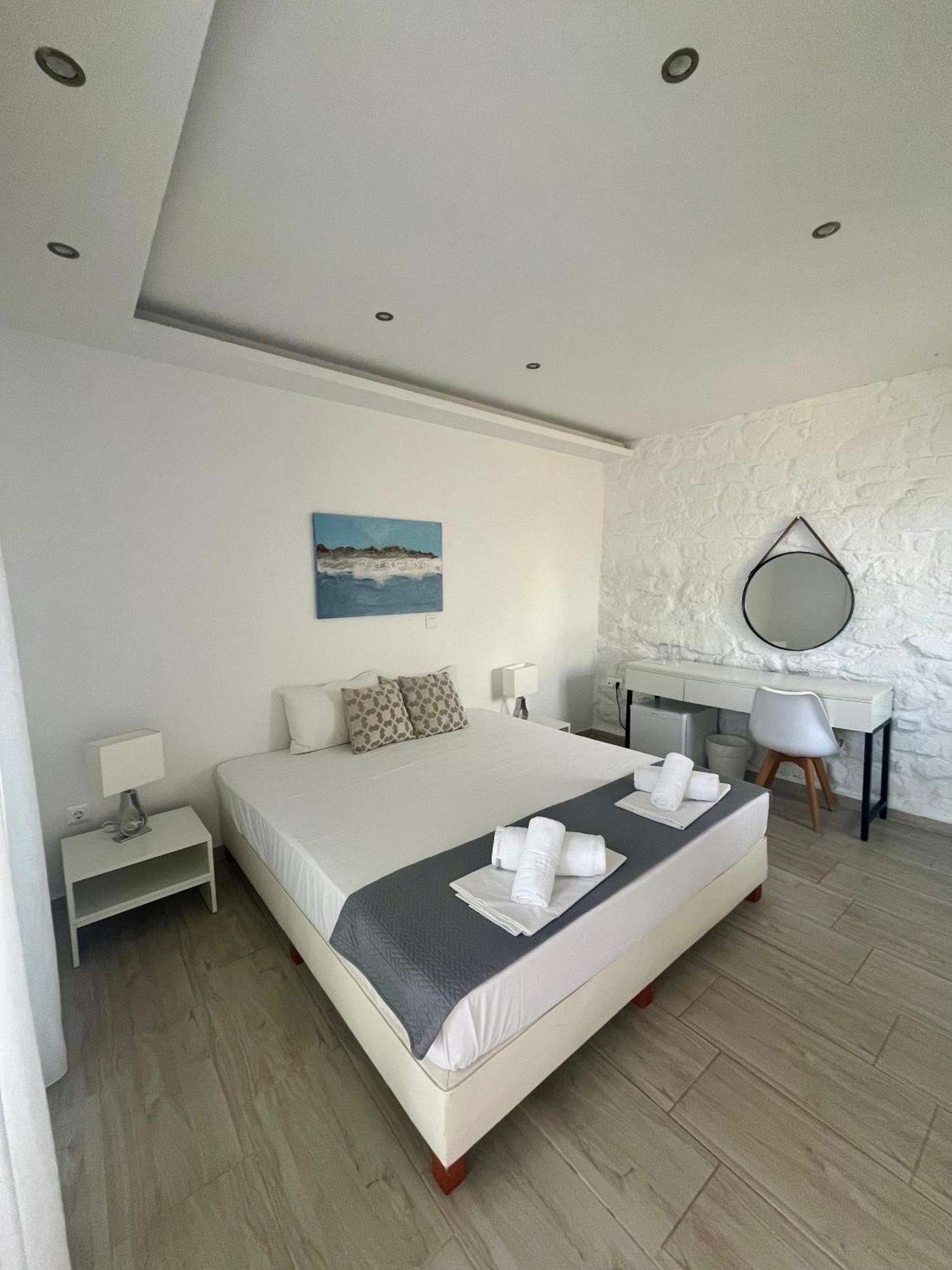 The Beach House - Apartments & Studios (Adults Only) Afytos Bagian luar foto