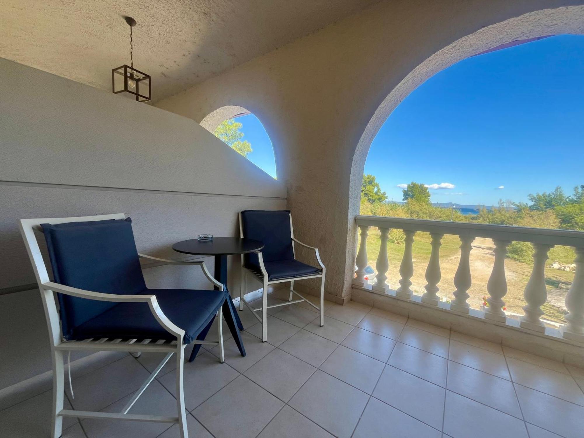 The Beach House - Apartments & Studios (Adults Only) Afytos Bagian luar foto