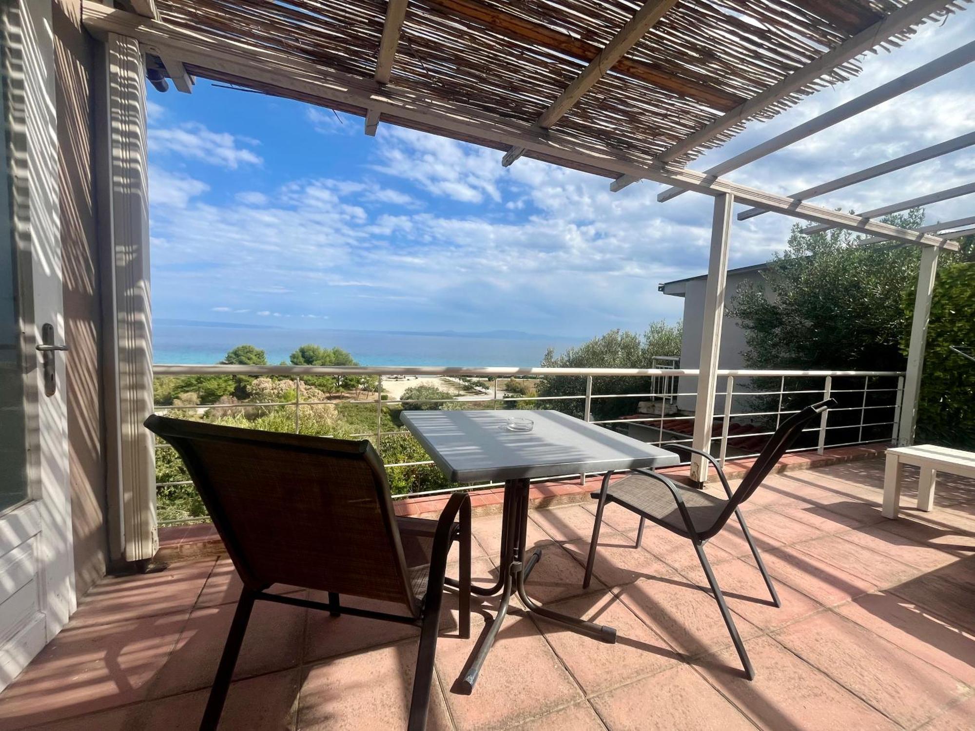 The Beach House - Apartments & Studios (Adults Only) Afytos Bagian luar foto