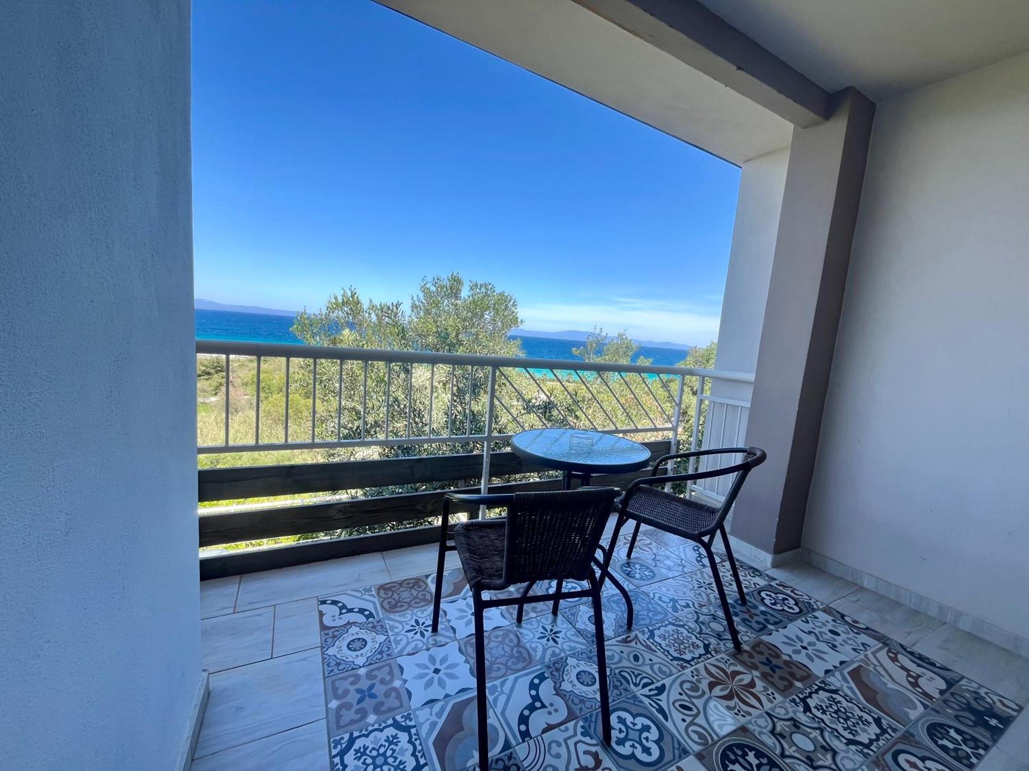 The Beach House - Apartments & Studios (Adults Only) Afytos Bagian luar foto