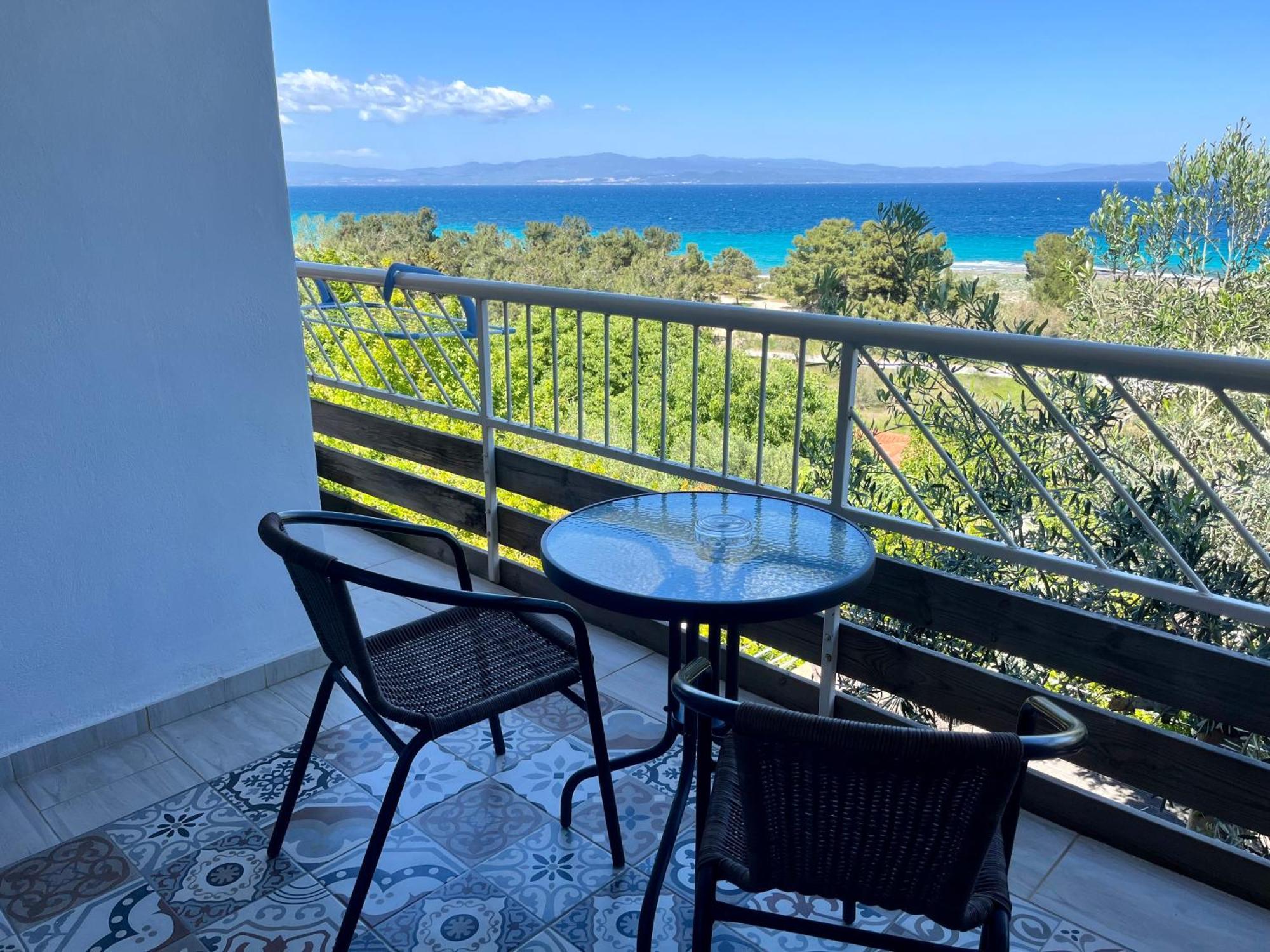 The Beach House - Apartments & Studios (Adults Only) Afytos Bagian luar foto