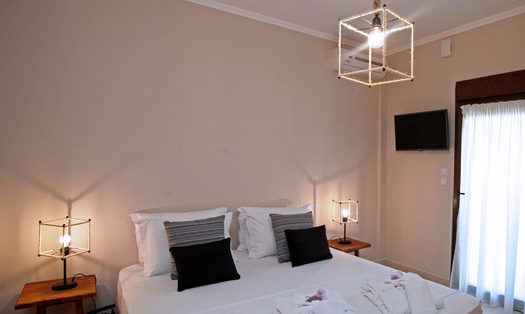 The Beach House - Apartments & Studios (Adults Only) Afytos Bagian luar foto
