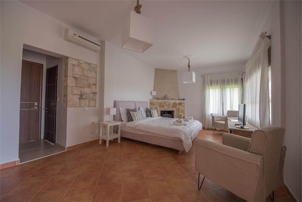 The Beach House - Apartments & Studios (Adults Only) Afytos Bagian luar foto